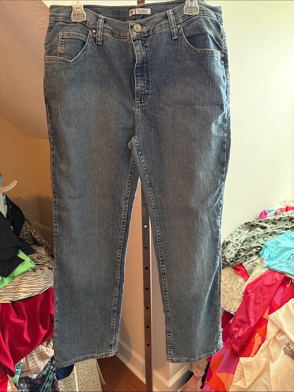 Riders by Lee Women's Straight-Leg Jeans in Faded Blue